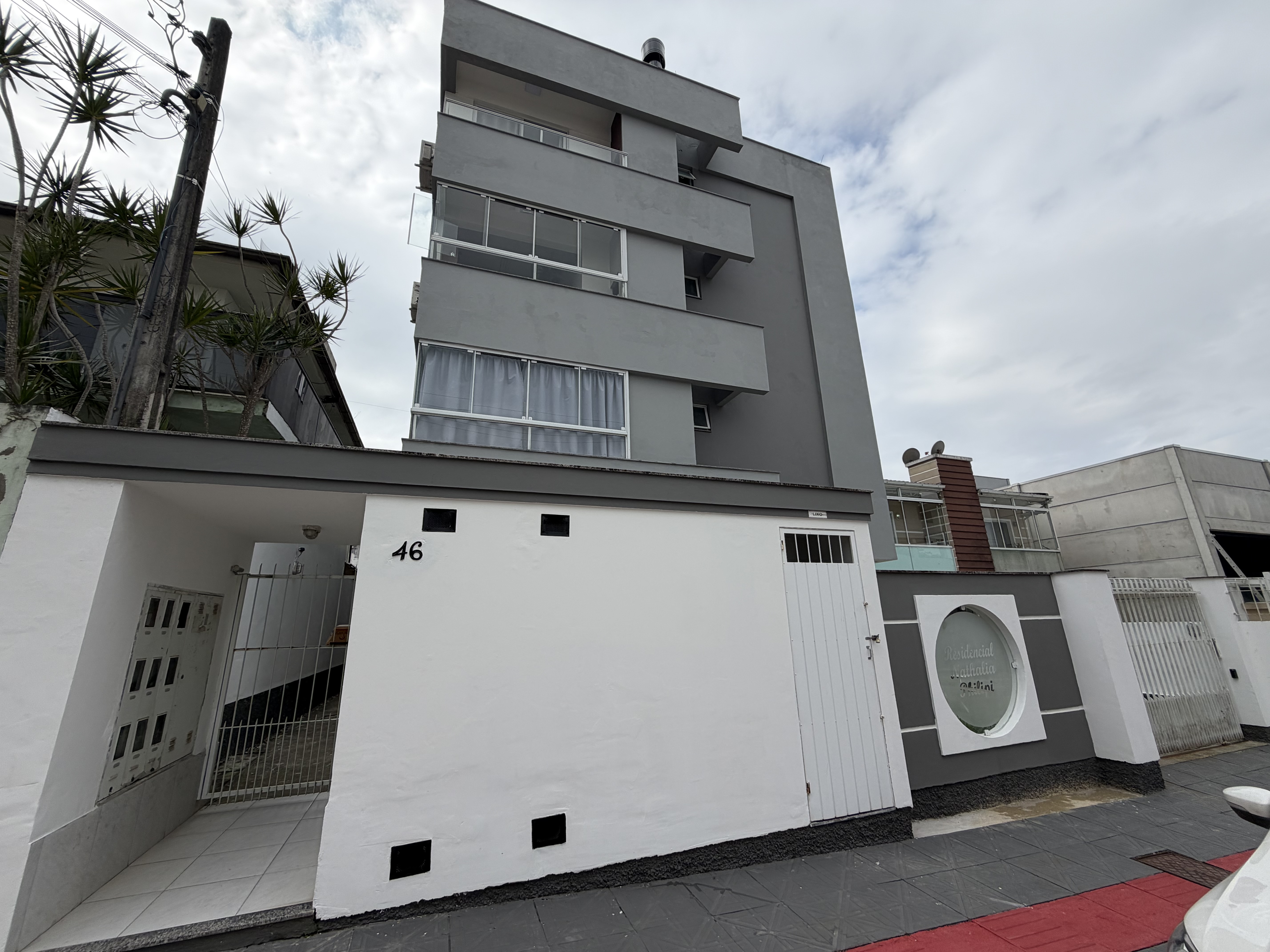 Apartamento com 3 dormitórios, suíte e 2 sacadas no Pagani
