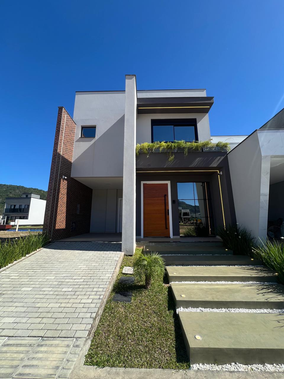 Casa De Alto Padrão no Condomínio Blue - Deltaville
