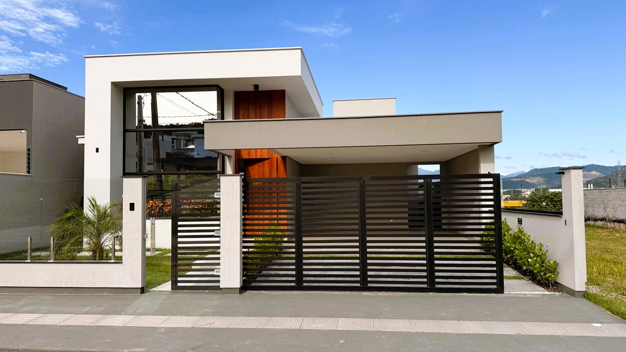 Casa Alto Padrão com Piscina | 3 Dormitórios | Suíte com Closet | Green Village – Palhoça