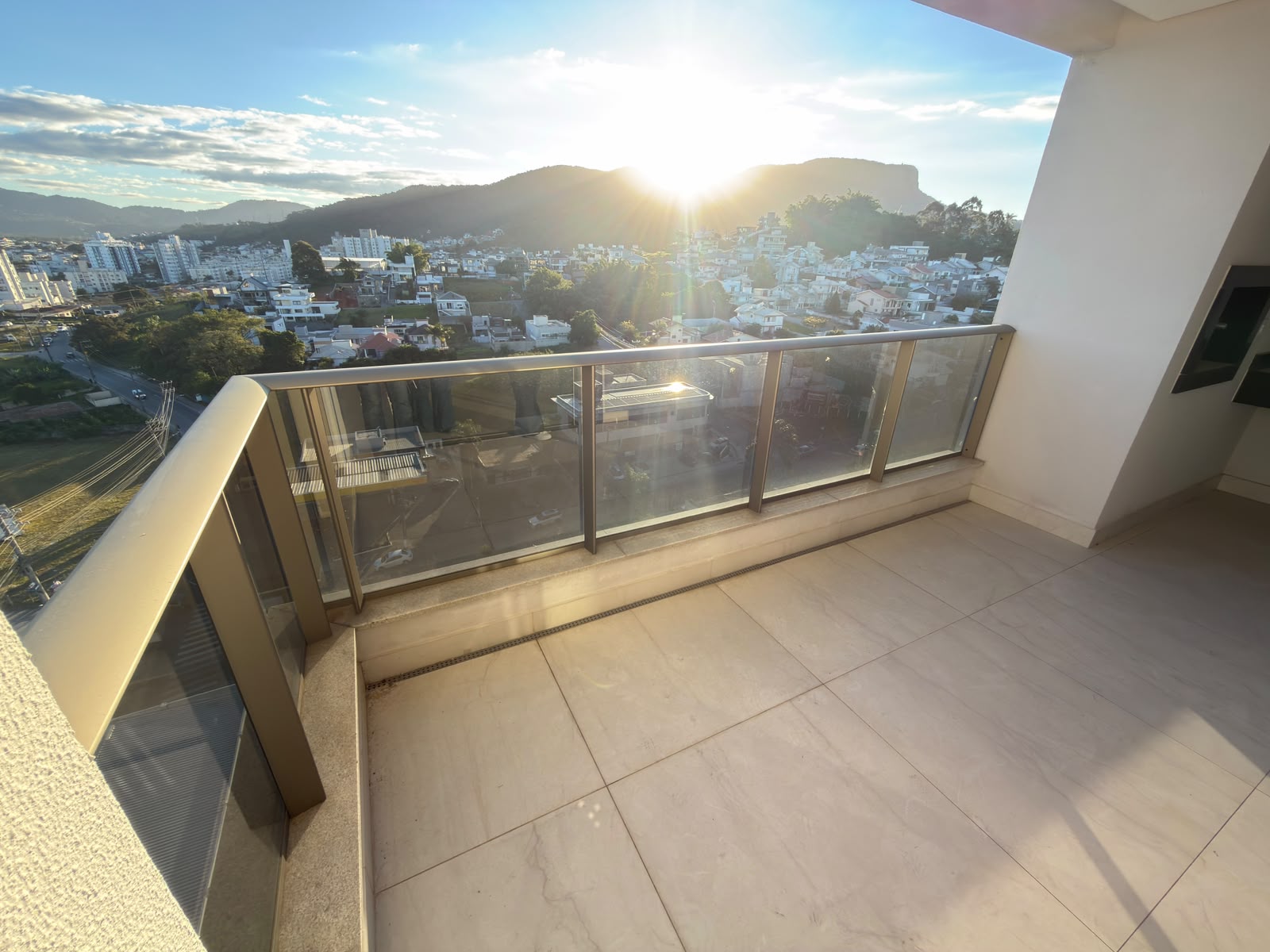 🏢 Torre di Mosto — 2 dormitórios com suíte