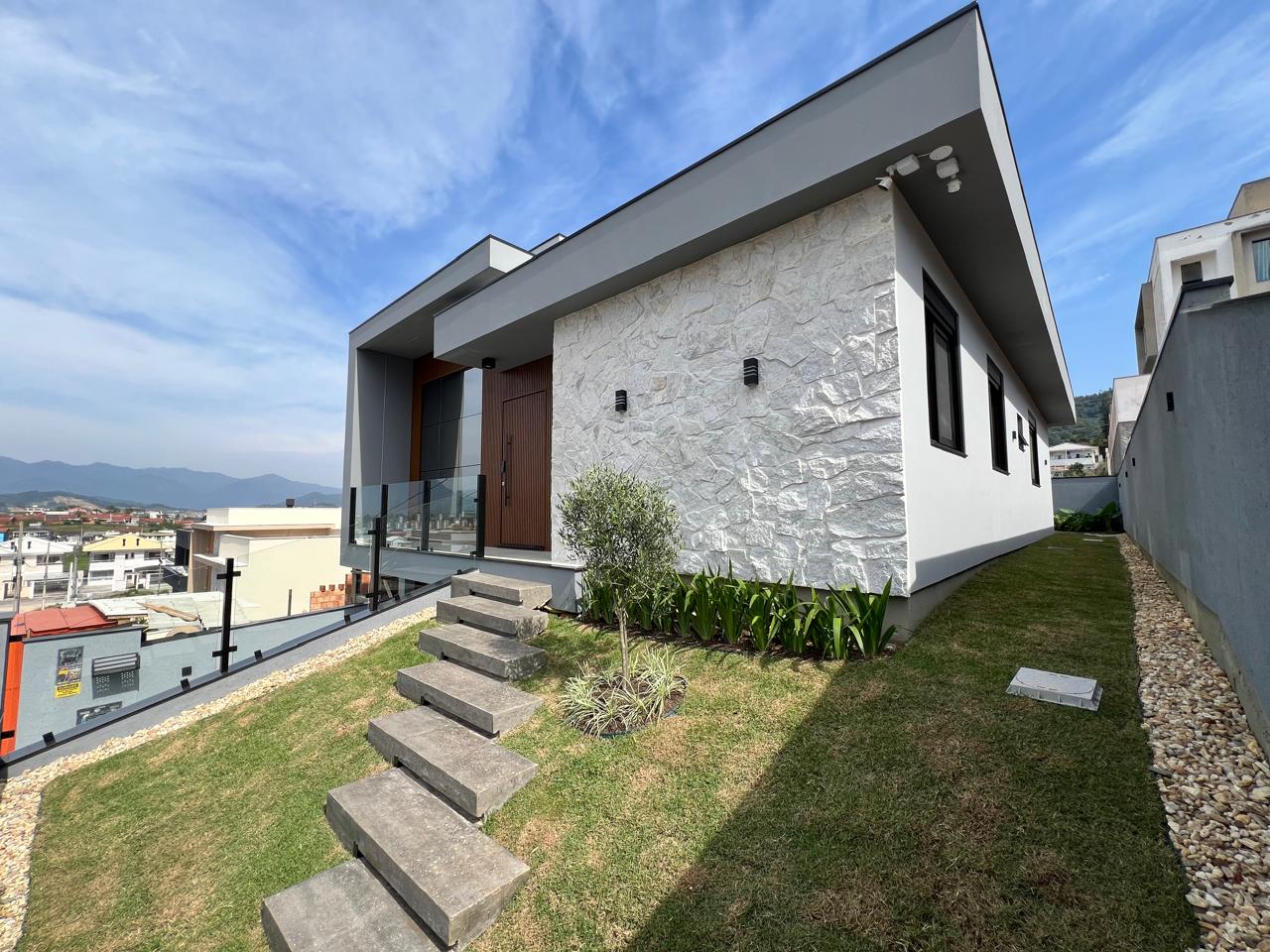 Casa de alto Padrão entre o Pagani e a Pedra Branca