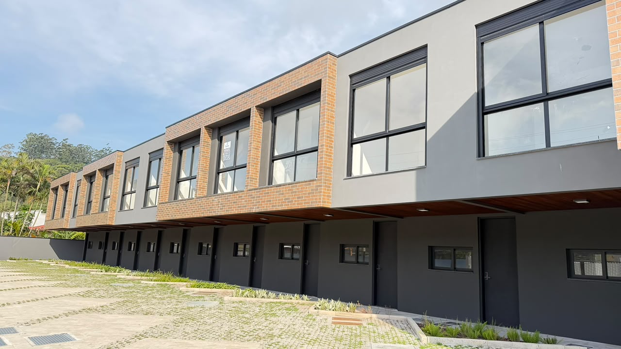 Casas (Sobrados) em condomínio, 2 Suítes, Cachoeira do Bom Jesus, Norte da Ilha, Florianópolis