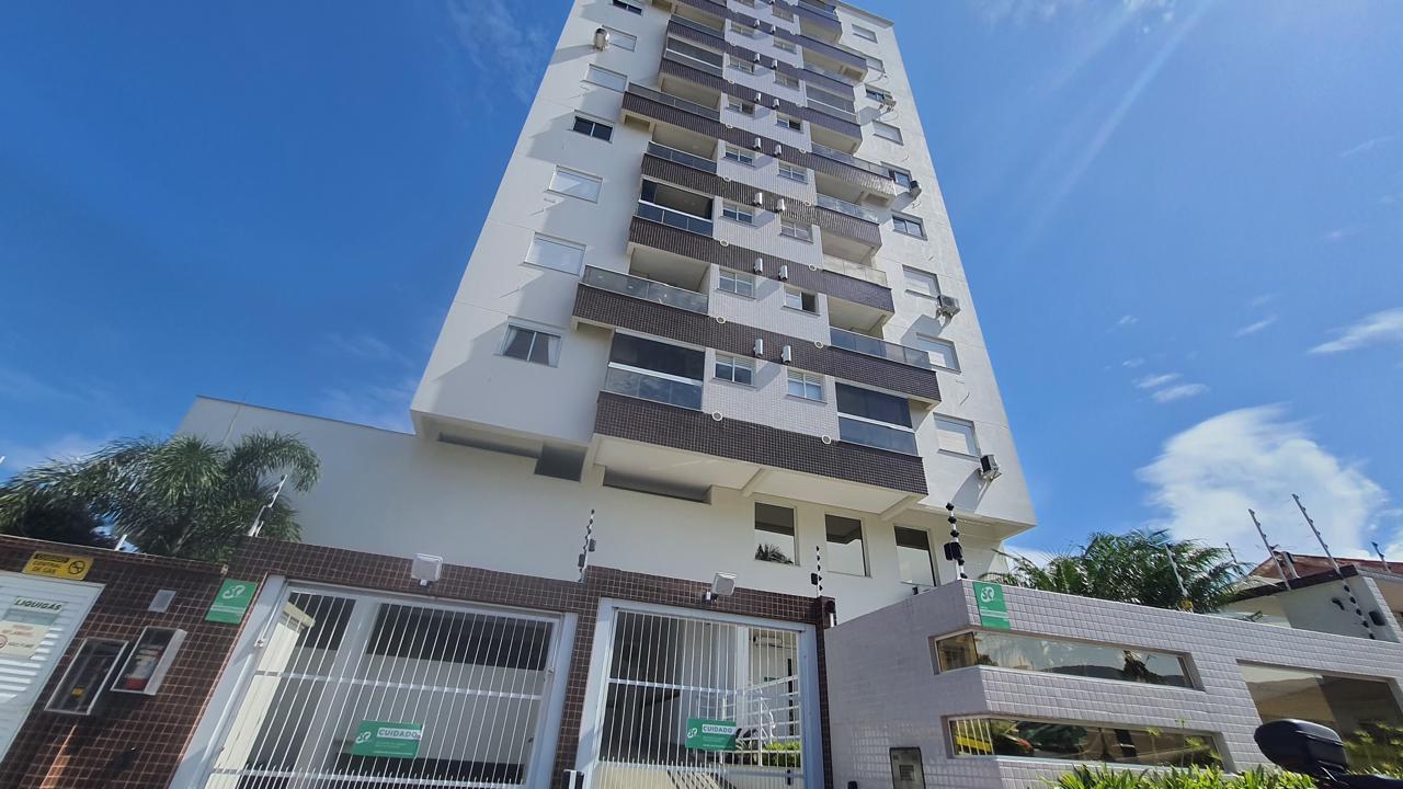 Apartamento de 3 dormitórios, transformado em 2 sendo uma suíte podendo voltar a ser 3 dormitórios